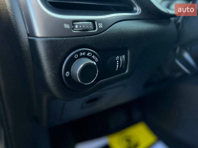 Синій Джип Cherokee, об'ємом двигуна 2.36 л та пробігом 90 тис. км за 18500 $, фото 12 на Automoto.ua