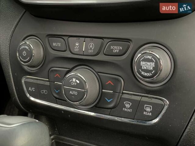 Синий Джип Чероки, объемом двигателя 3.2 л и пробегом 129 тыс. км за 19499 $, фото 44 на Automoto.ua