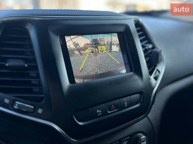 Синій Джип Cherokee, об'ємом двигуна 2.36 л та пробігом 90 тис. км за 18500 $, фото 19 на Automoto.ua