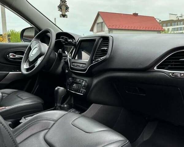 Синій Джип Cherokee, об'ємом двигуна 2 л та пробігом 105 тис. км за 18200 $, фото 6 на Automoto.ua