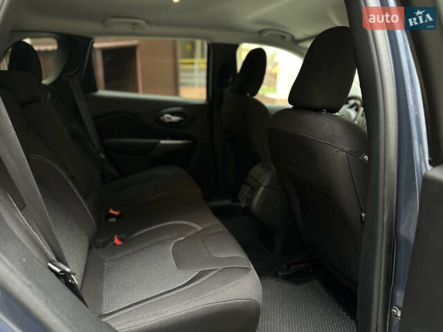 Синий Джип Чероки, объемом двигателя 2.36 л и пробегом 56 тыс. км за 18499 $, фото 17 на Automoto.ua