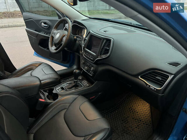 Синий Джип Чероки, объемом двигателя 3.2 л и пробегом 133 тыс. км за 20000 $, фото 26 на Automoto.ua