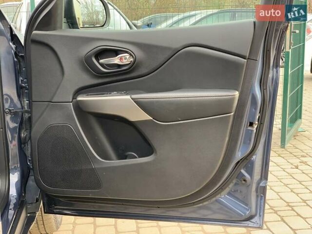 Синий Джип Чероки, объемом двигателя 3.2 л и пробегом 129 тыс. км за 19499 $, фото 37 на Automoto.ua