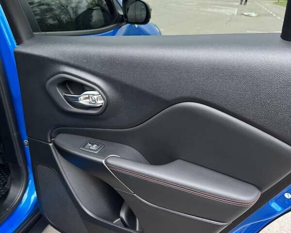 Синій Джип Cherokee, об'ємом двигуна 3.24 л та пробігом 24 тис. км за 31500 $, фото 27 на Automoto.ua