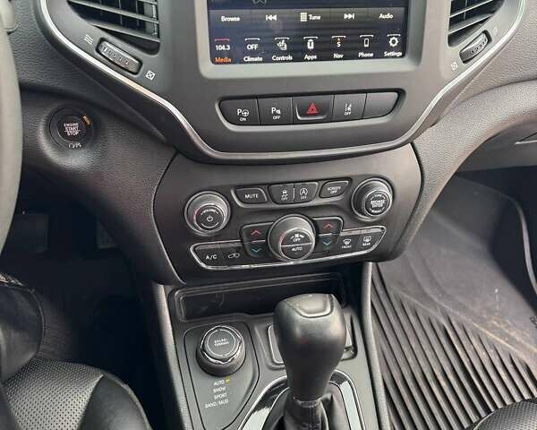 Синий Джип Чероки, объемом двигателя 2.36 л и пробегом 43 тыс. км за 28500 $, фото 12 на Automoto.ua