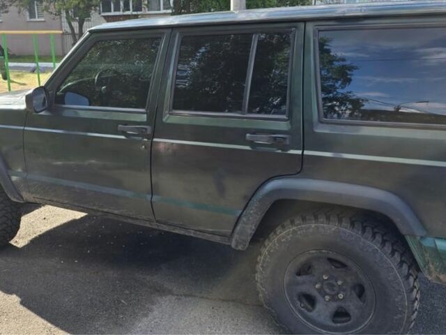 Зелений Джип Cherokee, об'ємом двигуна 2.5 л та пробігом 190 тис. км за 3200 $, фото 2 на Automoto.ua