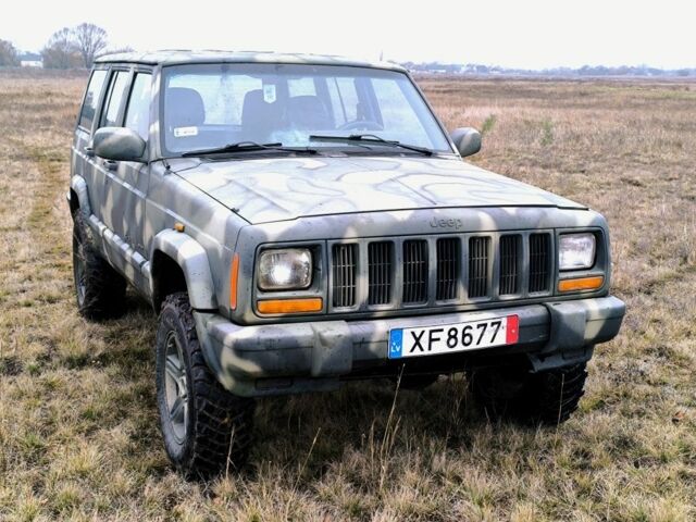 Зелений Джип Cherokee, об'ємом двигуна 2.5 л та пробігом 270 тис. км за 4000 $, фото 2 на Automoto.ua
