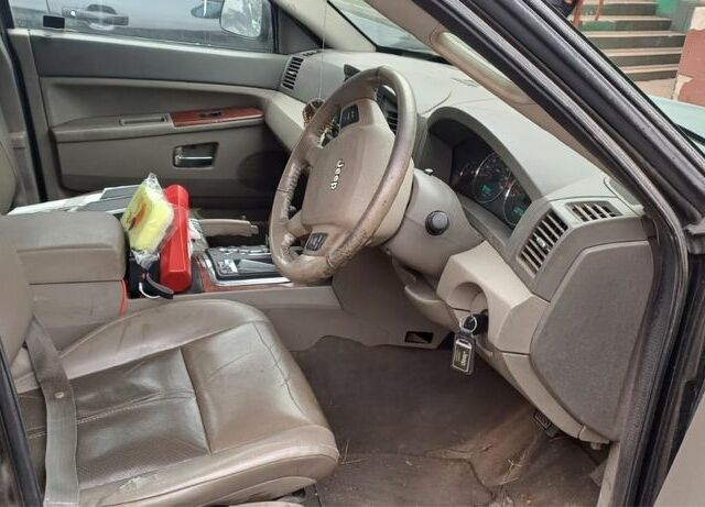 Зеленый Джип Чероки, объемом двигателя 3 л и пробегом 200 тыс. км за 2800 $, фото 4 на Automoto.ua