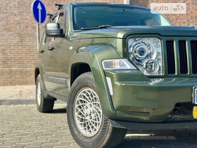 Зелений Джип Cherokee, об'ємом двигуна 2.77 л та пробігом 250 тис. км за 9999 $, фото 8 на Automoto.ua