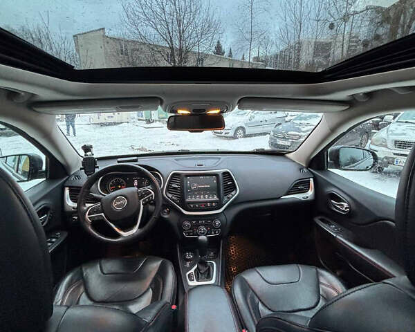 Зелений Джип Cherokee, об'ємом двигуна 3.24 л та пробігом 159 тис. км за 13000 $, фото 2 на Automoto.ua