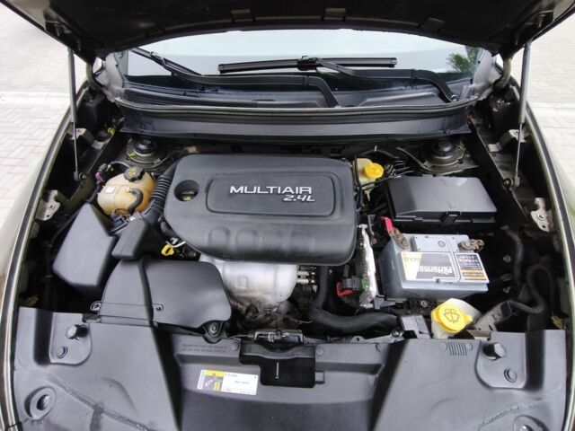 Зеленый Джип Чероки, объемом двигателя 2.4 л и пробегом 180 тыс. км за 11000 $, фото 5 на Automoto.ua