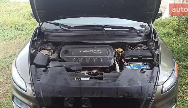 Зелений Джип Cherokee, об'ємом двигуна 2.36 л та пробігом 118 тис. км за 13750 $, фото 6 на Automoto.ua