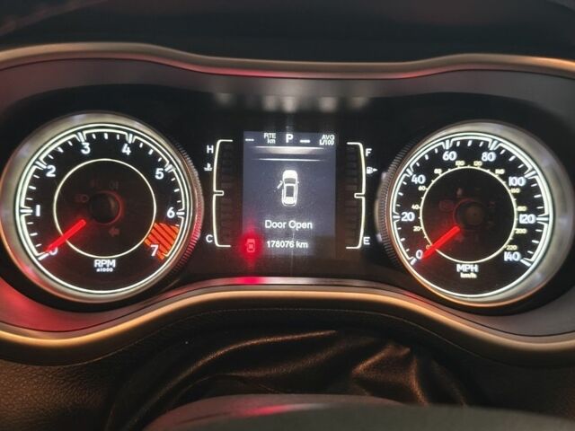 Зеленый Джип Чероки, объемом двигателя 2.4 л и пробегом 180 тыс. км за 11000 $, фото 7 на Automoto.ua