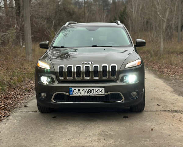 Зеленый Джип Чероки, объемом двигателя 2.36 л и пробегом 145 тыс. км за 12900 $, фото 4 на Automoto.ua