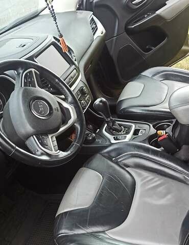 Зелений Джип Cherokee, об'ємом двигуна 2.36 л та пробігом 118 тис. км за 13750 $, фото 9 на Automoto.ua