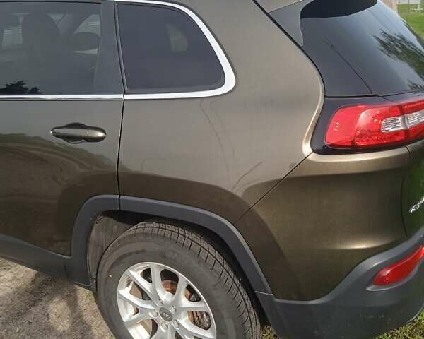 Зеленый Джип Чероки, объемом двигателя 2.36 л и пробегом 237 тыс. км за 11500 $, фото 1 на Automoto.ua