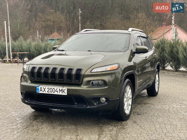 Зеленый Джип Чероки, объемом двигателя 2.36 л и пробегом 180 тыс. км за 13500 $, фото 2 на Automoto.ua
