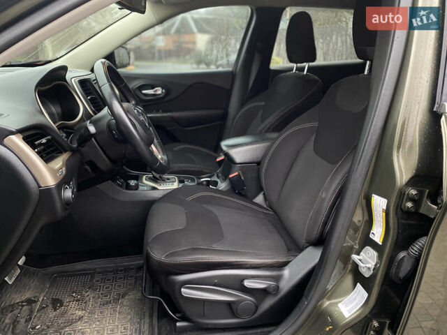 Зеленый Джип Чероки, объемом двигателя 2.36 л и пробегом 180 тыс. км за 13500 $, фото 13 на Automoto.ua