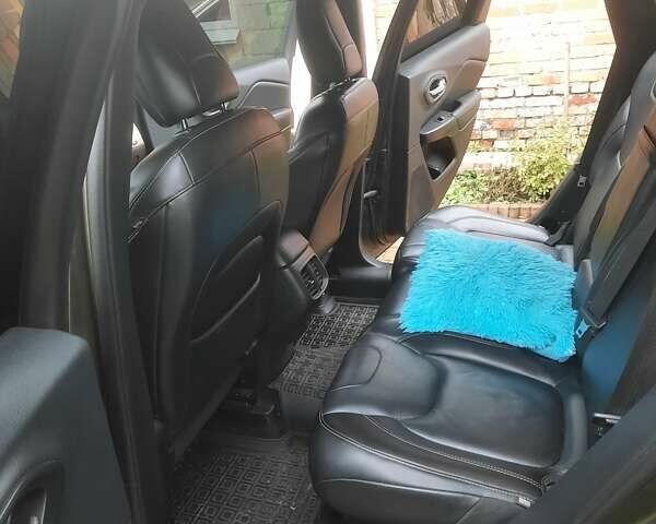 Зелений Джип Cherokee, об'ємом двигуна 3.24 л та пробігом 236 тис. км за 14800 $, фото 5 на Automoto.ua
