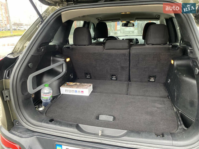 Зеленый Джип Чероки, объемом двигателя 2.36 л и пробегом 180 тыс. км за 13500 $, фото 17 на Automoto.ua