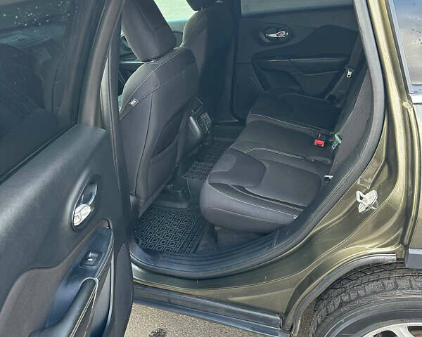 Зеленый Джип Чероки, объемом двигателя 2.36 л и пробегом 131 тыс. км за 14000 $, фото 12 на Automoto.ua