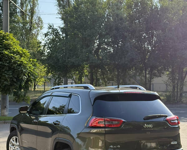 Зеленый Джип Чероки, объемом двигателя 2.36 л и пробегом 180 тыс. км за 12350 $, фото 10 на Automoto.ua