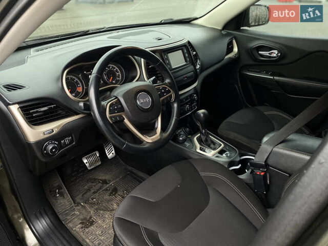 Зеленый Джип Чероки, объемом двигателя 2.36 л и пробегом 180 тыс. км за 13500 $, фото 12 на Automoto.ua