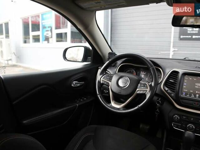 Зелений Джип Cherokee, об'ємом двигуна 2.36 л та пробігом 200 тис. км за 13500 $, фото 12 на Automoto.ua