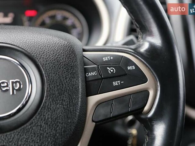 Зелений Джип Cherokee, об'ємом двигуна 2.36 л та пробігом 200 тис. км за 13500 $, фото 17 на Automoto.ua