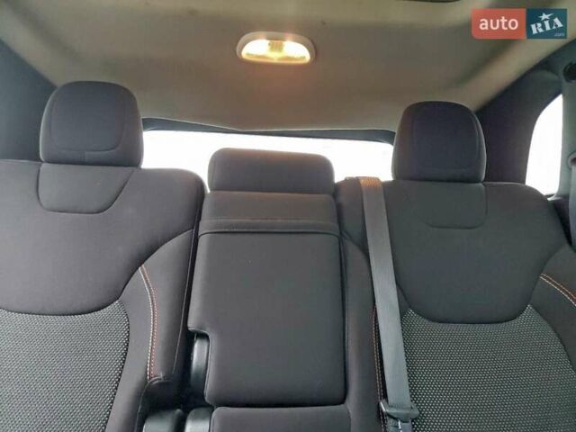 Зеленый Джип Чероки, объемом двигателя 3.24 л и пробегом 174 тыс. км за 1600 $, фото 9 на Automoto.ua