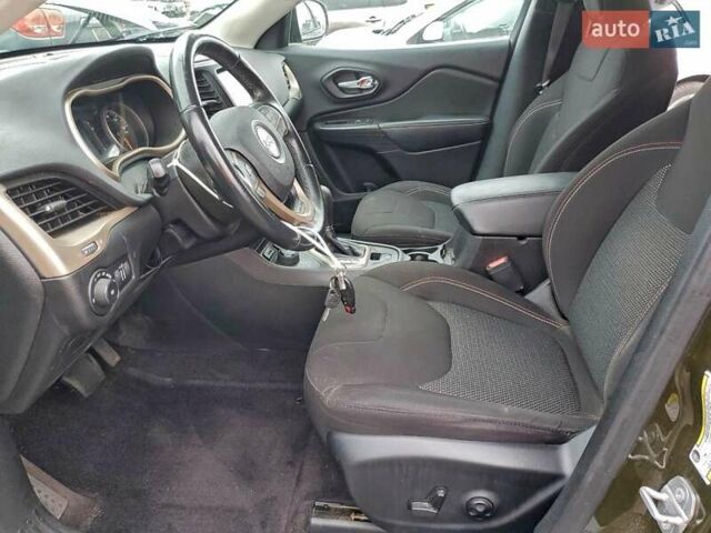 Зеленый Джип Чероки, объемом двигателя 3.24 л и пробегом 174 тыс. км за 1600 $, фото 6 на Automoto.ua