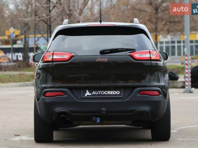 Зелений Джип Cherokee, об'ємом двигуна 2.36 л та пробігом 200 тис. км за 13500 $, фото 5 на Automoto.ua