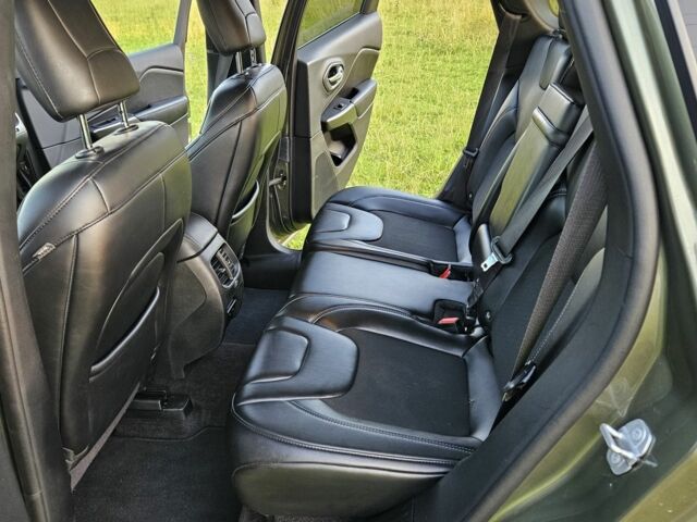 Зелений Джип Cherokee, об'ємом двигуна 2.4 л та пробігом 118 тис. км за 17500 $, фото 5 на Automoto.ua