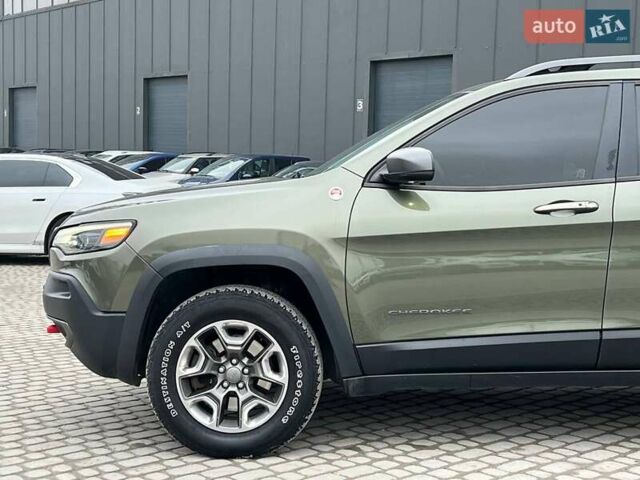 Зеленый Джип Чероки, объемом двигателя 3.2 л и пробегом 93 тыс. км за 21990 $, фото 2 на Automoto.ua