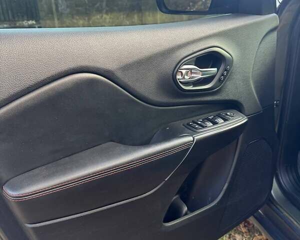 Зелений Джип Cherokee, об'ємом двигуна 3.24 л та пробігом 92 тис. км за 21400 $, фото 12 на Automoto.ua