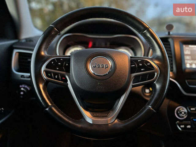 Зелений Джип Cherokee, об'ємом двигуна 2.36 л та пробігом 118 тис. км за 17999 $, фото 8 на Automoto.ua