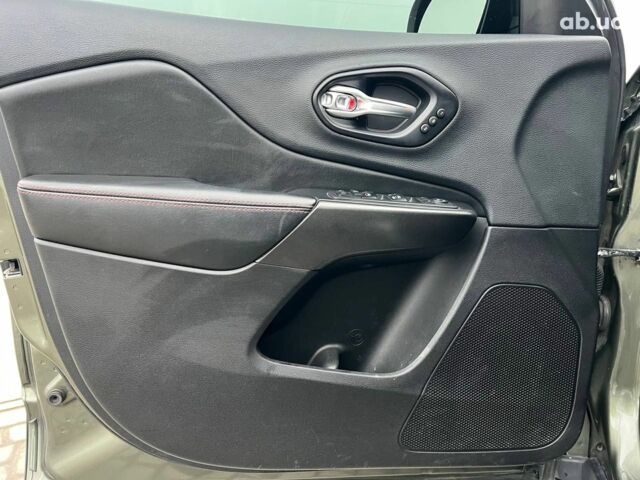 Зеленый Джип Чероки, объемом двигателя 3.2 л и пробегом 93 тыс. км за 21990 $, фото 14 на Automoto.ua