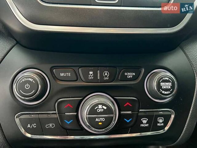 Зеленый Джип Чероки, объемом двигателя 3.2 л и пробегом 93 тыс. км за 21990 $, фото 29 на Automoto.ua