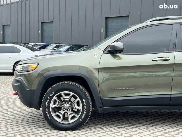 Зеленый Джип Чероки, объемом двигателя 3.2 л и пробегом 93 тыс. км за 21990 $, фото 2 на Automoto.ua