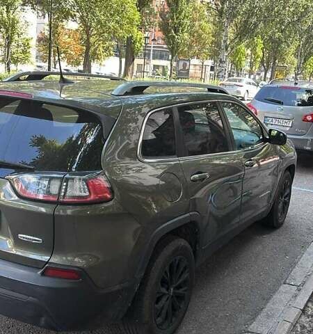 Зеленый Джип Чероки, объемом двигателя 2.36 л и пробегом 135 тыс. км за 16000 $, фото 1 на Automoto.ua