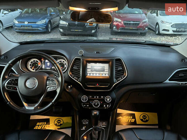 Зелений Джип Cherokee, об'ємом двигуна 2.36 л та пробігом 118 тис. км за 17999 $, фото 6 на Automoto.ua