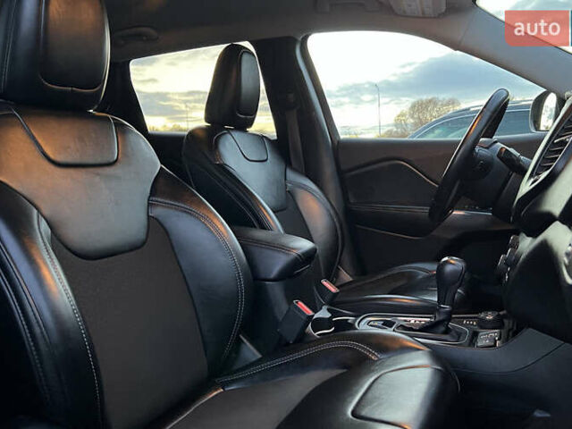 Зелений Джип Cherokee, об'ємом двигуна 2.36 л та пробігом 118 тис. км за 17999 $, фото 17 на Automoto.ua