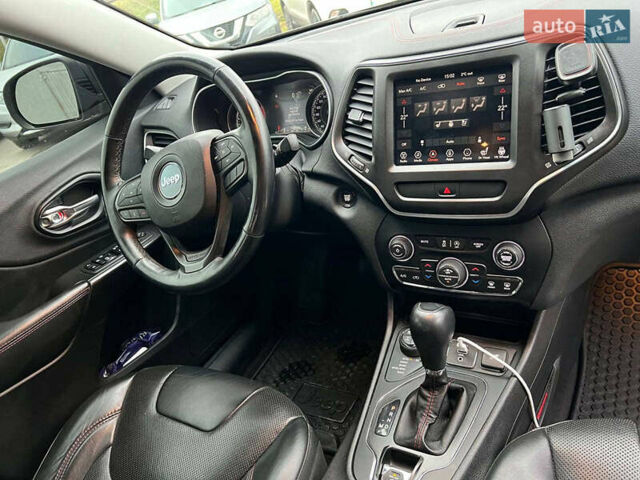 Зеленый Джип Чероки, объемом двигателя 3.2 л и пробегом 93 тыс. км за 21990 $, фото 40 на Automoto.ua