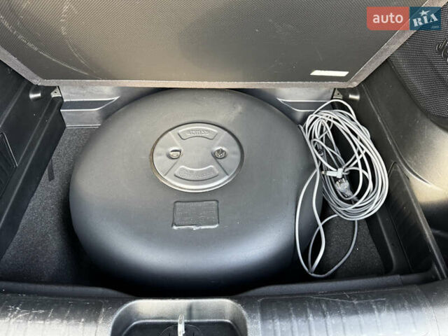 Зелений Джип Cherokee, об'ємом двигуна 3.24 л та пробігом 114 тис. км за 21700 $, фото 19 на Automoto.ua