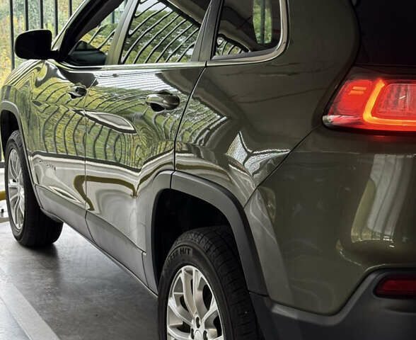Джип Чероки 2018 в Киеве на Automoto.ua Зеленый Джип Чероки, объемом двигателя 2.36 л и пробегом 133 тыс. км за 19000 $, фото 14 на Automoto.ua