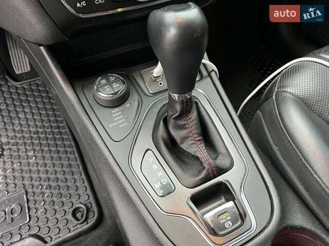 Зеленый Джип Чероки, объемом двигателя 3.2 л и пробегом 93 тыс. км за 21990 $, фото 31 на Automoto.ua