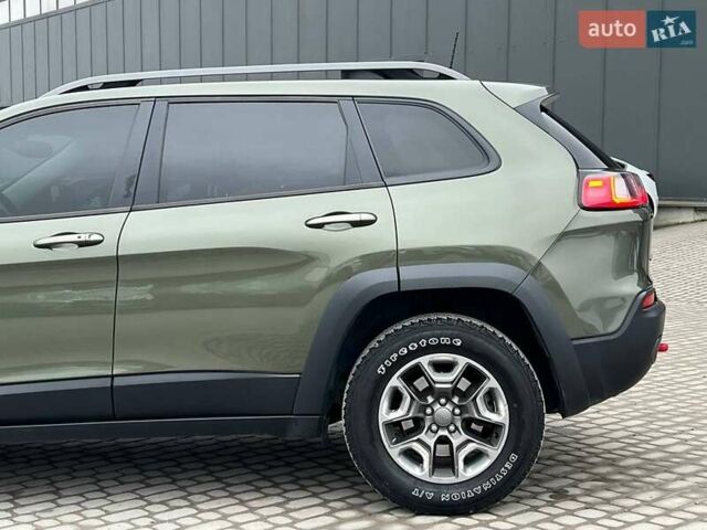 Зеленый Джип Чероки, объемом двигателя 3.2 л и пробегом 93 тыс. км за 21990 $, фото 4 на Automoto.ua