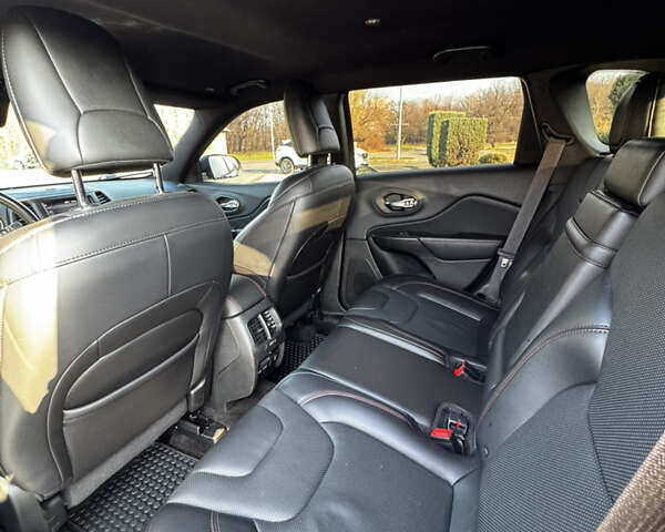 Зелений Джип Cherokee, об'ємом двигуна 3.24 л та пробігом 114 тис. км за 21700 $, фото 11 на Automoto.ua