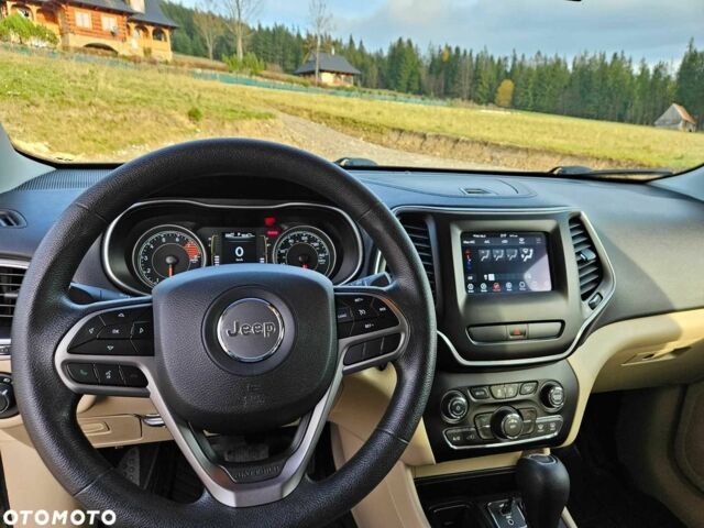 Зелений Джип Cherokee, об'ємом двигуна 0 л та пробігом 73 тис. км за 9399 $, фото 10 на Automoto.ua