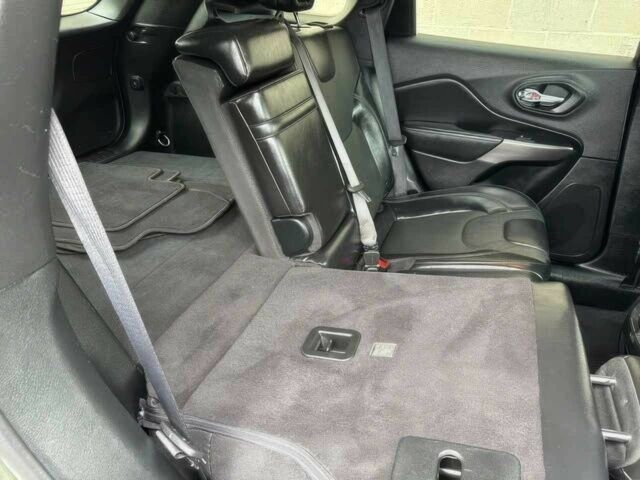 Зелений Джип Cherokee, об'ємом двигуна 3.2 л та пробігом 34 тис. км за 13000 $, фото 10 на Automoto.ua